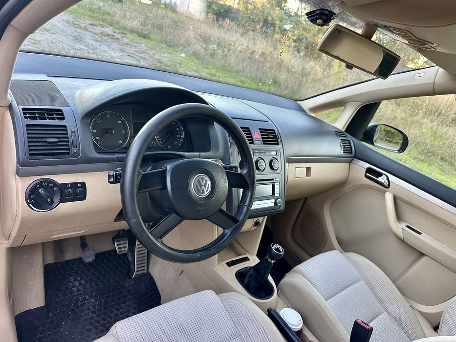 Продам Volkswagen Touran 2.0 Дизель