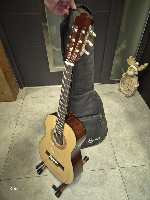 Sprzedam gitarę klasyczną 3/4 i akustyczną 4/4yczną