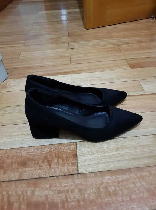 Sapatos médio salto Lefties