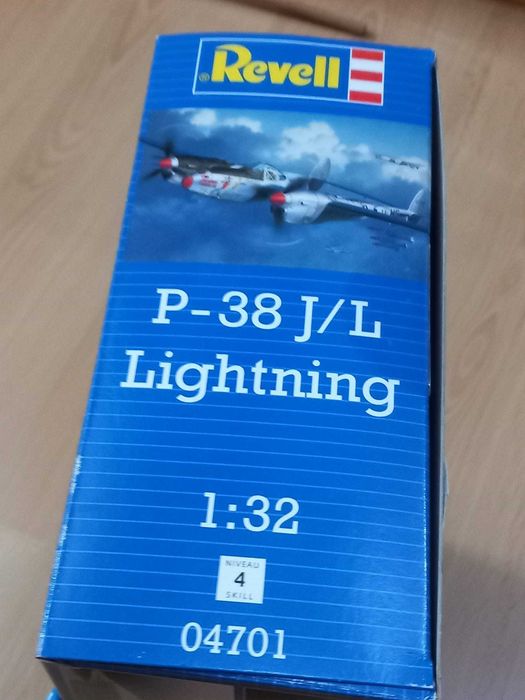 Kit 1:32 Avião Lockheed P-38 Lightning NOVO!