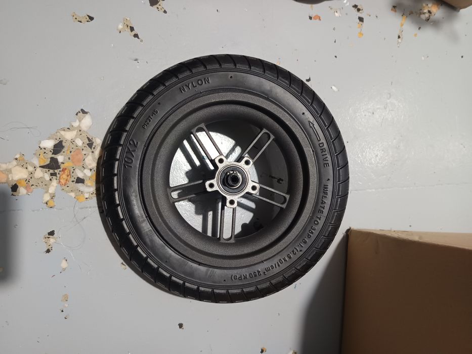 roda pneumática de 10x2 polegadas, compatível com a trotinete elétrica Xiaomi M365 e respetivas variantes (como o modelo Pro ou Pro 2).