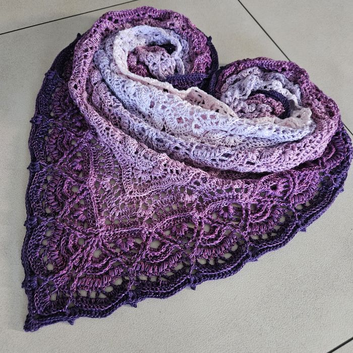 Chusta robiona ręcznie na szydełku rękodzieło Handmade