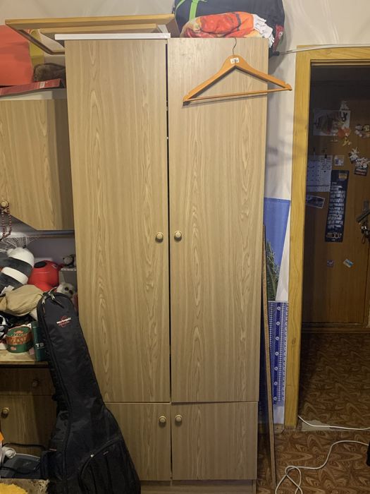 Шкаф для речей, що вішати