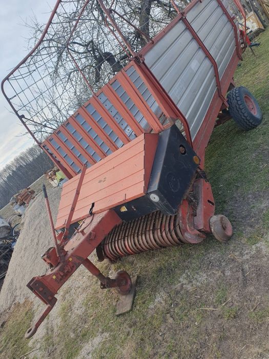 Przyczepa samozbierajaca