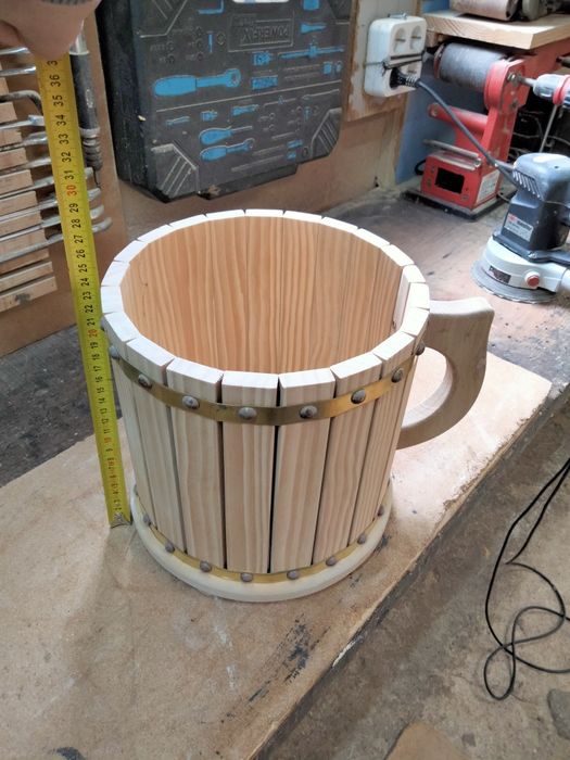 Caneca em madeira decorativa