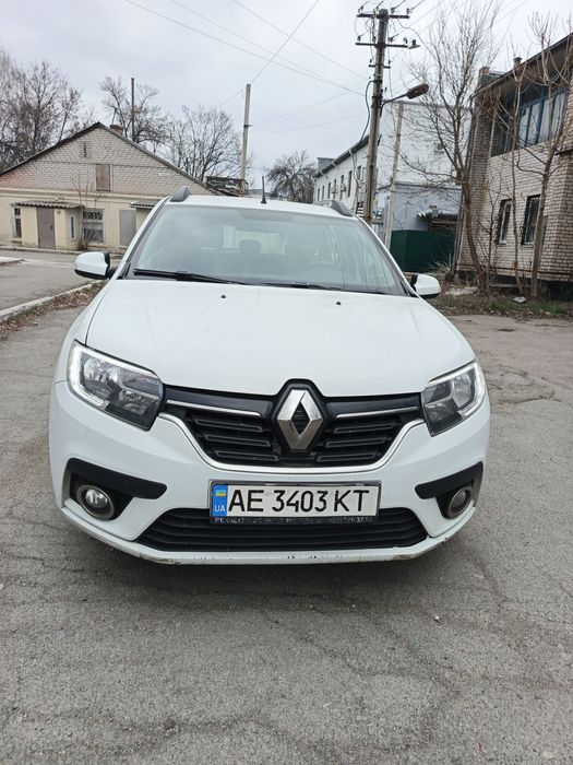 Продам Рено один хозяин с автосалона