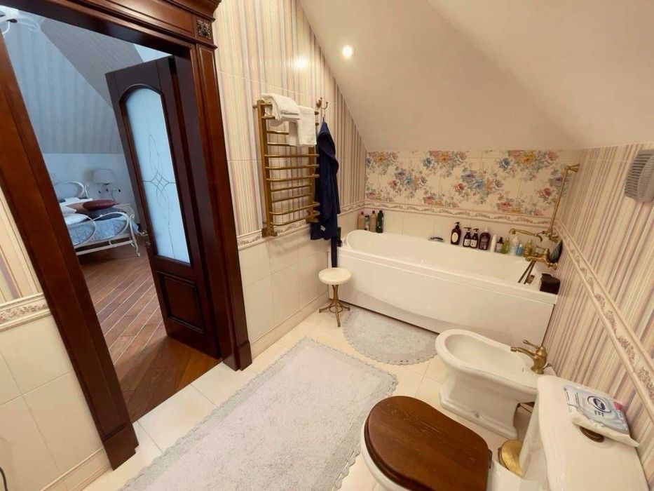 House in Bobrytsya, Buchanskyy rayon - More