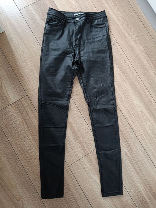 Spodnie woskowane czarne r. 36