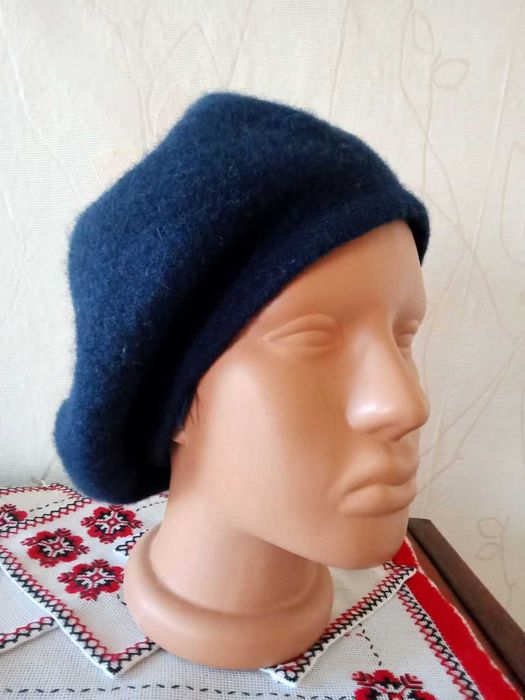Берет фетровий в гарному стані, в'язаний берет