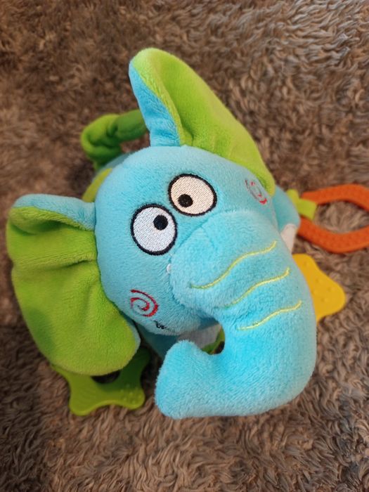 Wibrująca maskotka-grzechotka do wózka