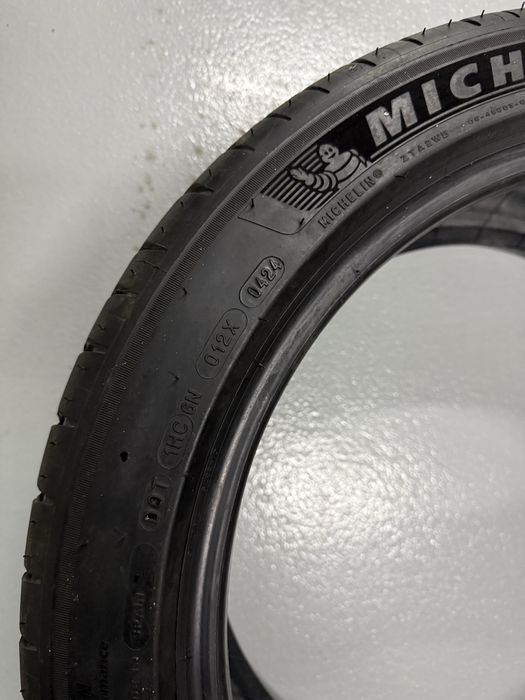 Opony Michelin pilot sport 4 ,nowe ,letnie MB homologacja 235/45/19