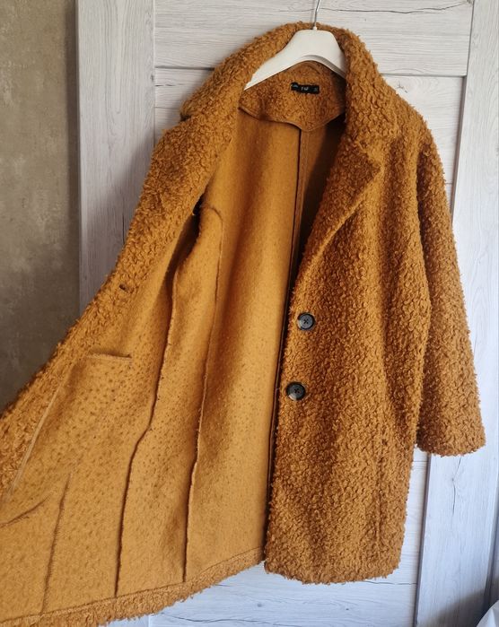 Płaszcz baranek boucle musztardowy F&F 40