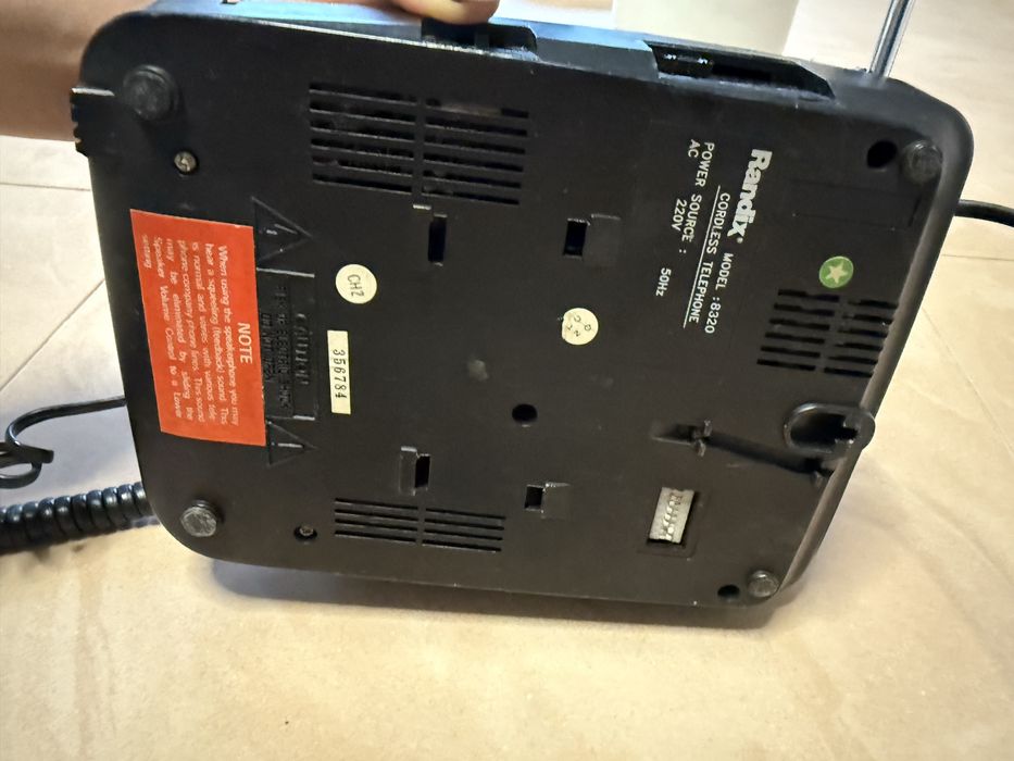 Czarny telefon stacjonarny Randix