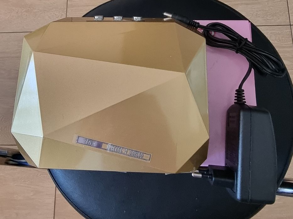 LED лампа для маникюра