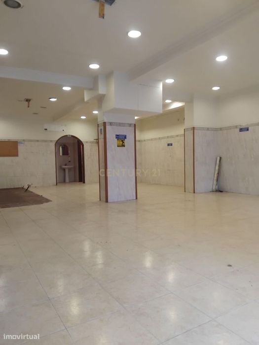 Loja com 167.74 m² - Rentabilidade 9% | Monte Abraão, Queluz