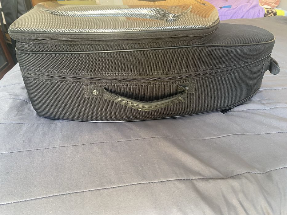 Estojo/mala de saxofone alto Bam Trekking