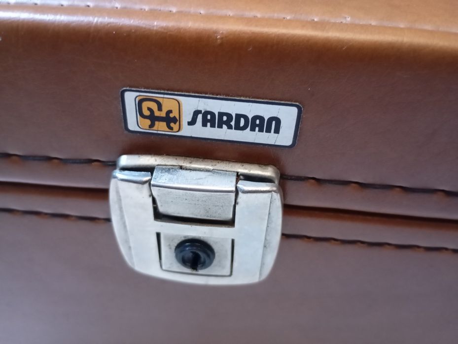 Necessaire antigo com espelho troco por jogos