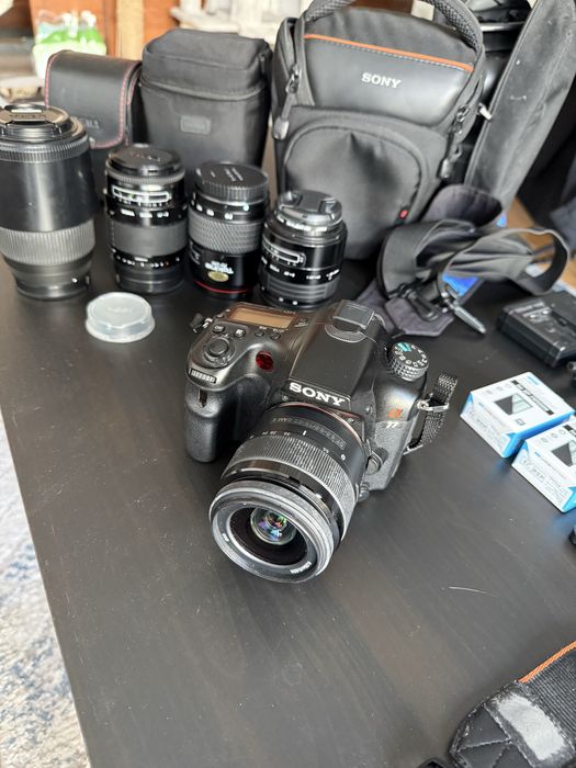 Sony Alfa 77  (SLT-A77V) + obiektywy + dodatki