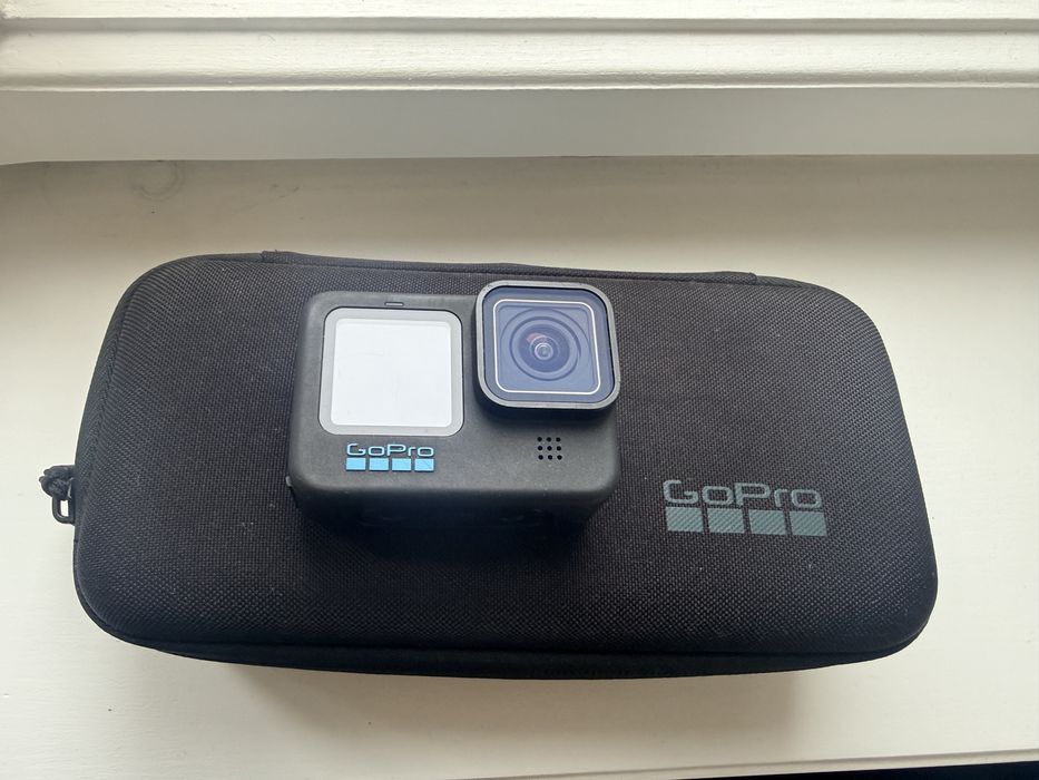 Екшен камера GoPro 10 Black з кейсом і кріплиннями на груди і руки