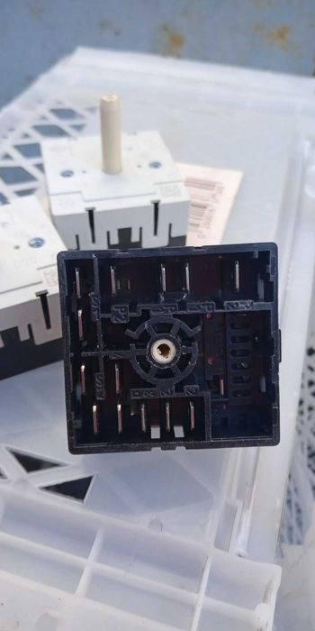 Перемикач потужності конфорок EGO 50:75071:000 для електроплити Electrolux (3890825031)