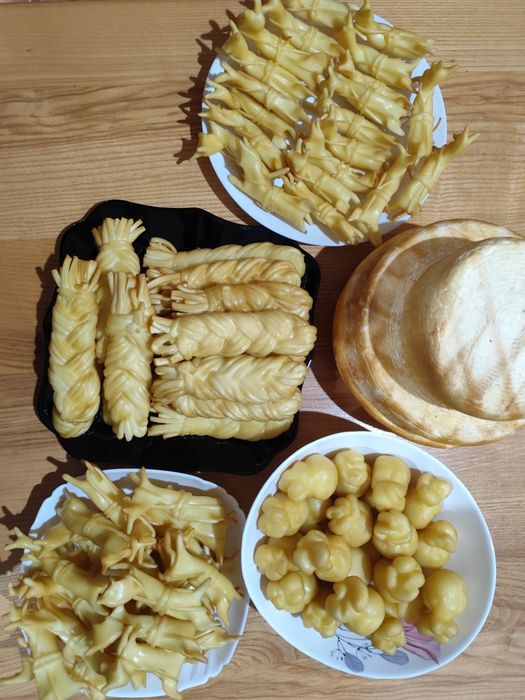 Масло домашне,молочні продукти,сирні вироби