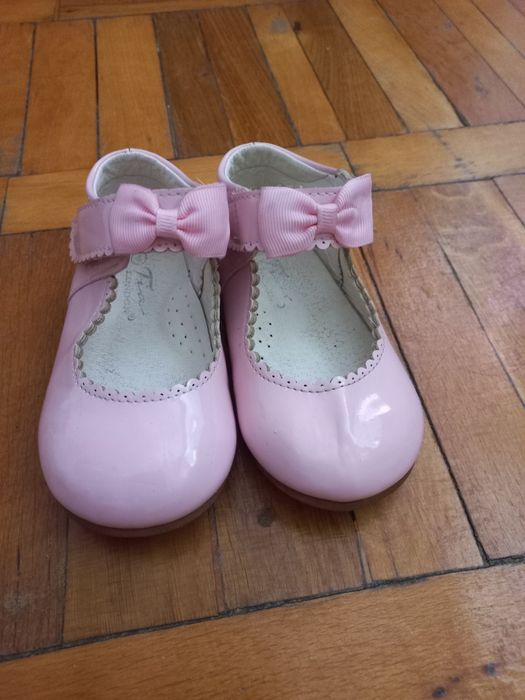 Туфлі для дівчинки