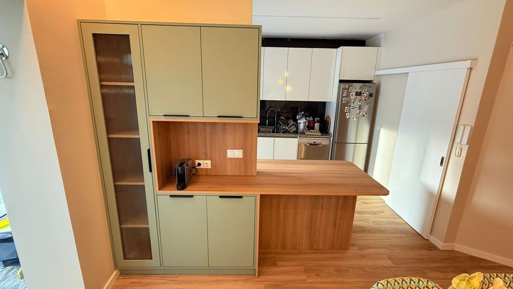 Fazemos sua cozinha, casa de banho, sala de estar e outros,temos prazo para entregas e para pagamento, serviço com excelência.