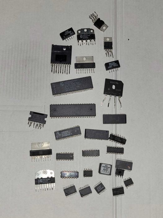 Układy scalone różne 30 sztuk wylutowane - TDA, EPCOS, HA, GBU, LM