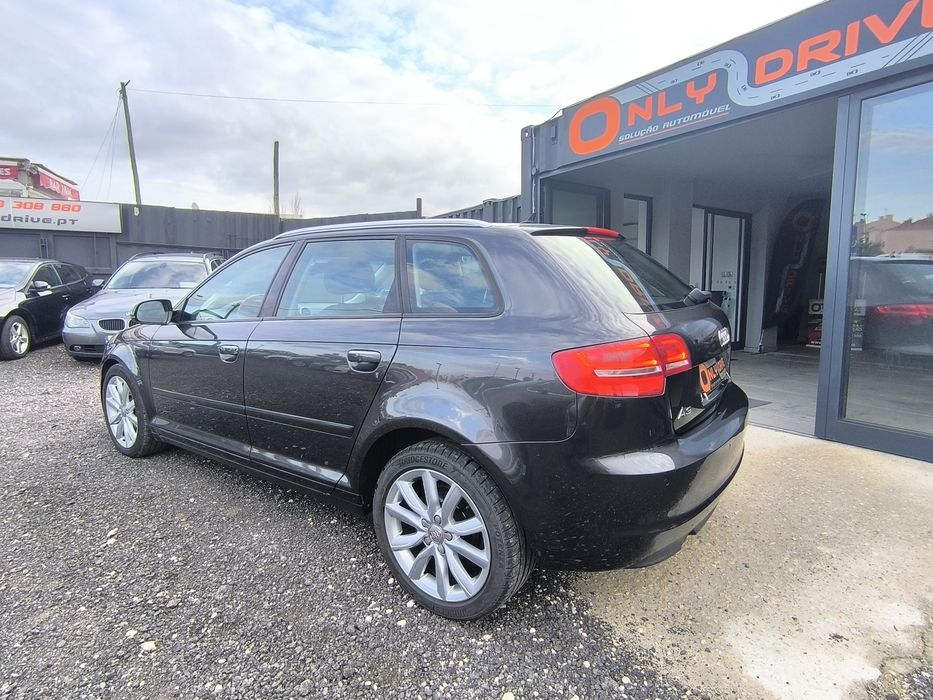 Audi A3 Sportback 1.6TDI Attraction Business Line cx Aut S-Tronic - 12