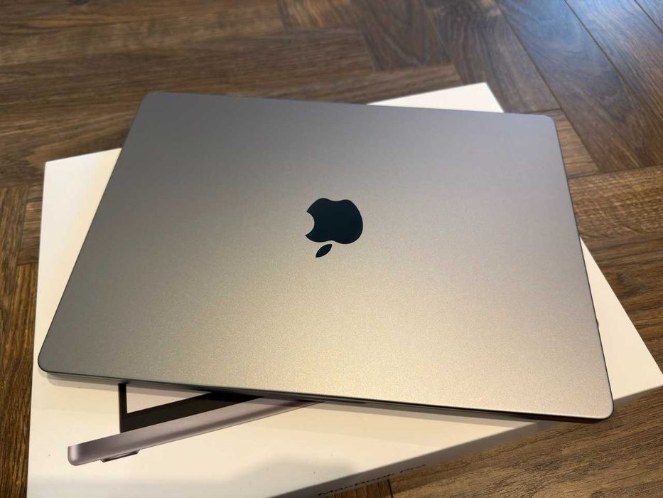 Macbook 14 Pro M1 pro 10 CPU / 16 GPU/ 16 GB / 1 TB