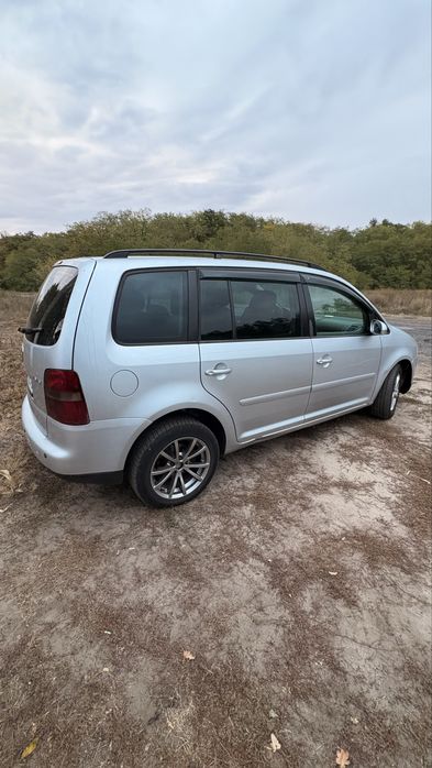 Volkswagen Touran 1.6 FSI