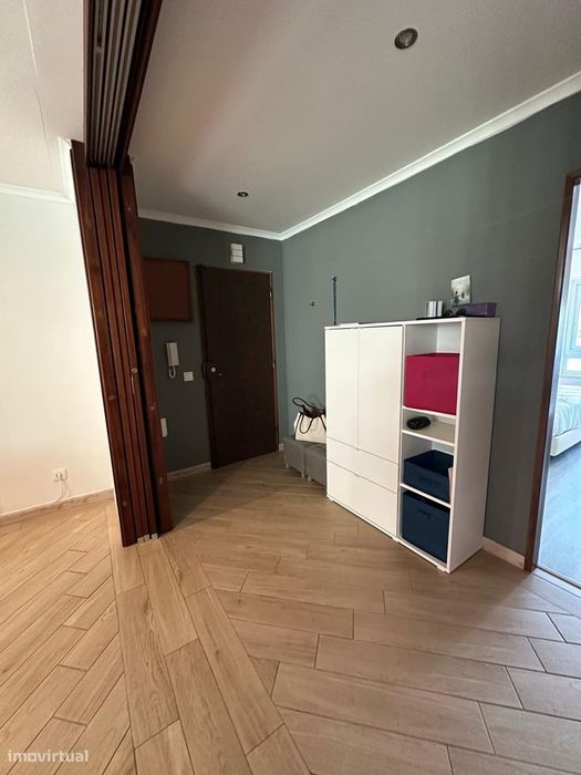T2 pronto a habitar com segurança e garagem em Cascais