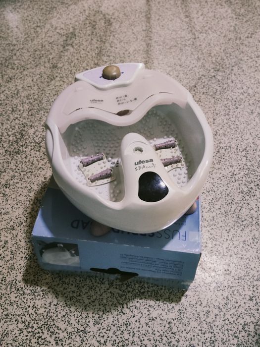 Bacia de hidromassagem para pés