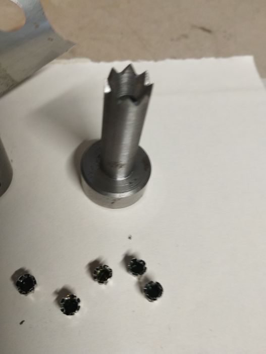 Przyrząd do robienia miseczek kapiszonów,4mm
