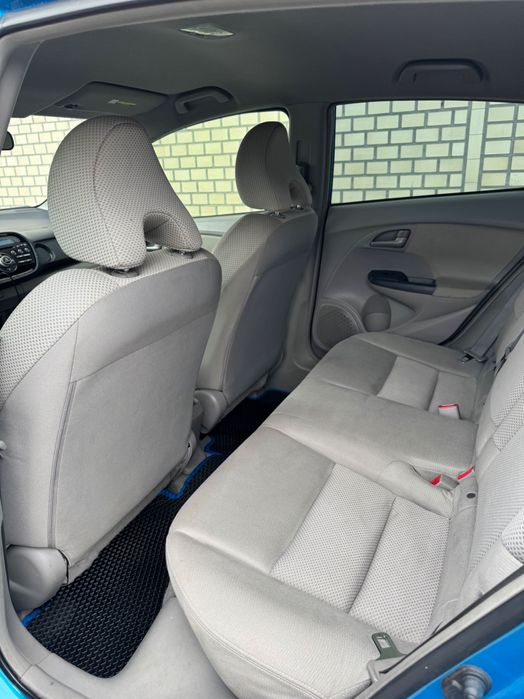 Автомобіль Honda Insight