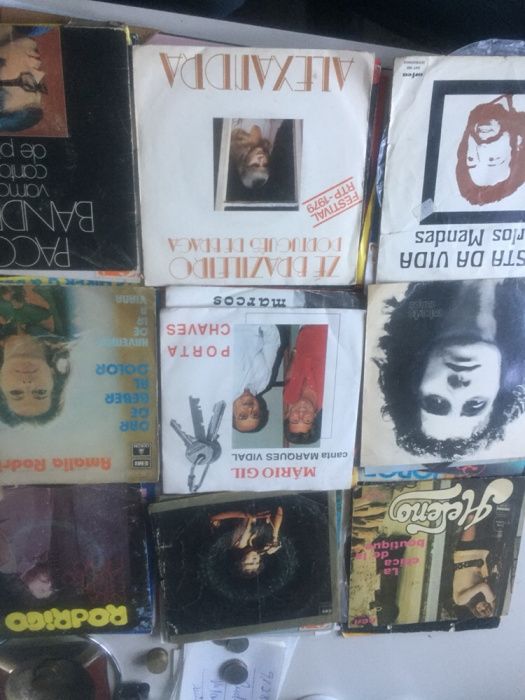 Lote de 220 discos variados e muito antigos