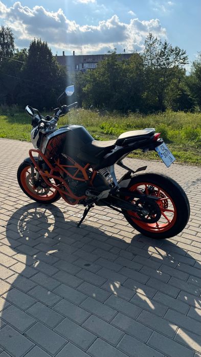 KTM DUKE 2015  .