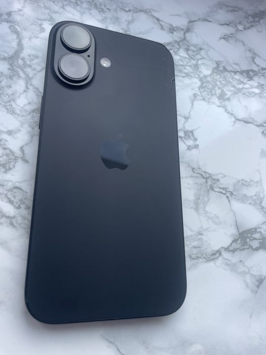 iPhone 16     Bateria 100%