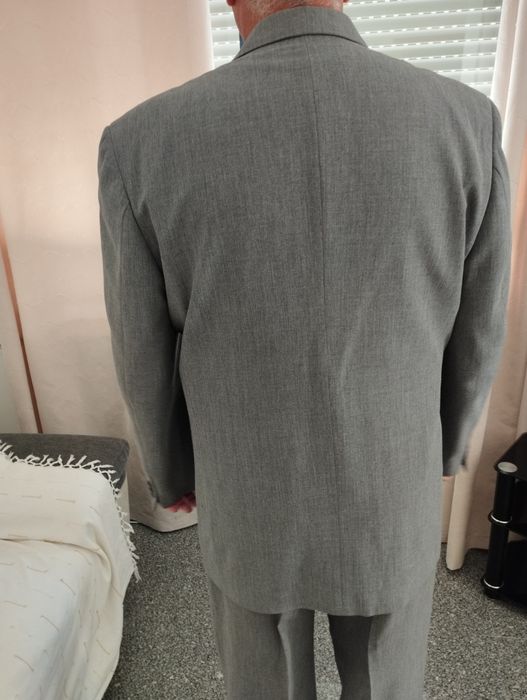 Fato cinza claro tamanho 56 - como novo