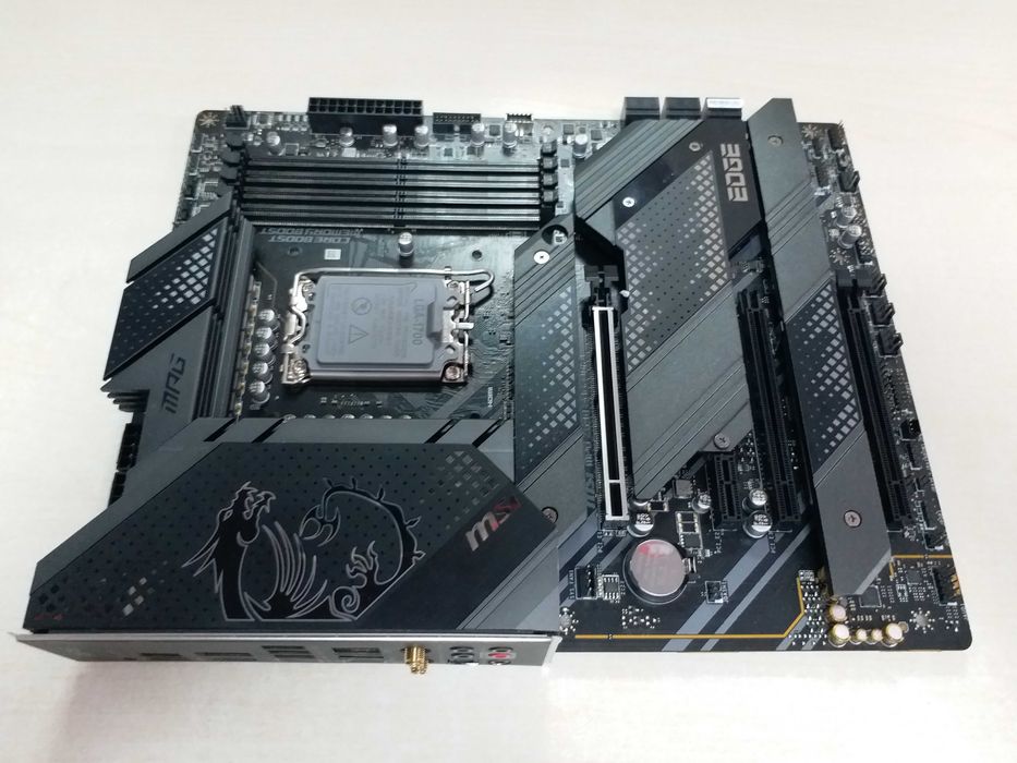 Материнська плата MSI MPG Z690 Edge WiFi  DDR5!