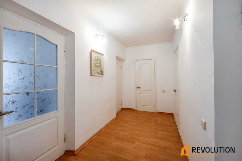 Без комісії. Продаж 3кім. квартири з ремонтом біля метро Васильківська. Ваучер, дмж, Голосіївський район