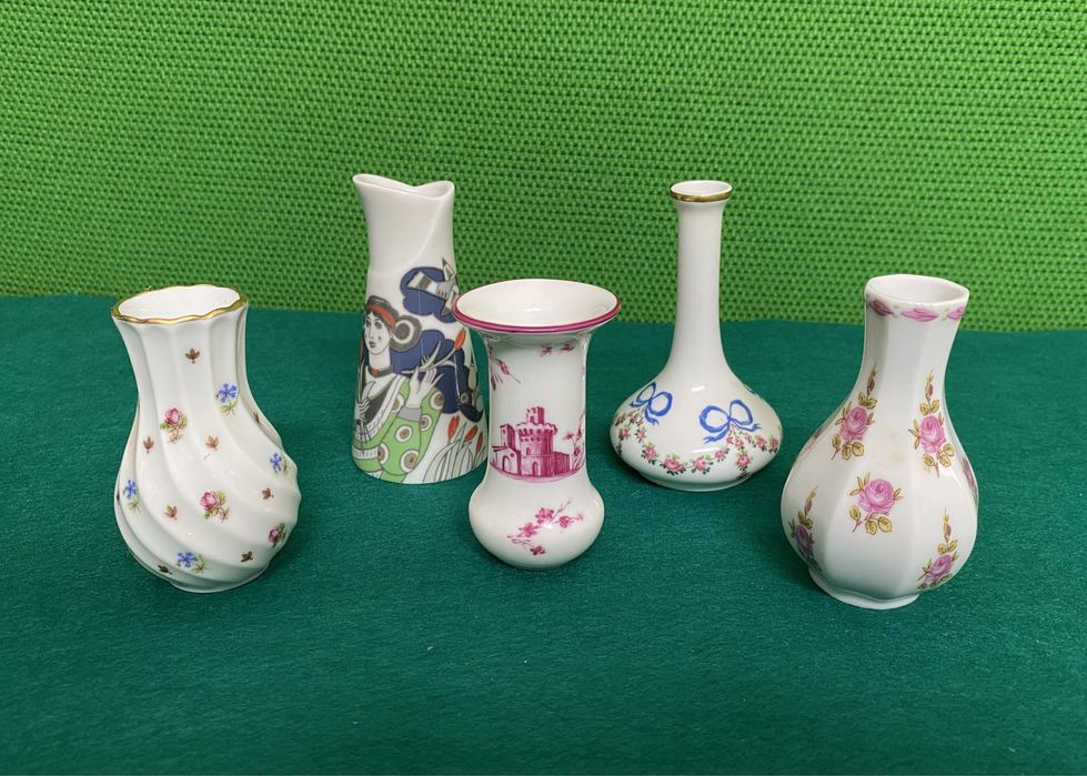 Conjunto de jarras antigas