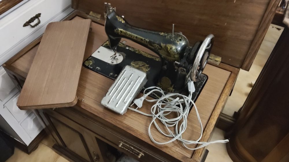 Máquina de costura antiga Singer