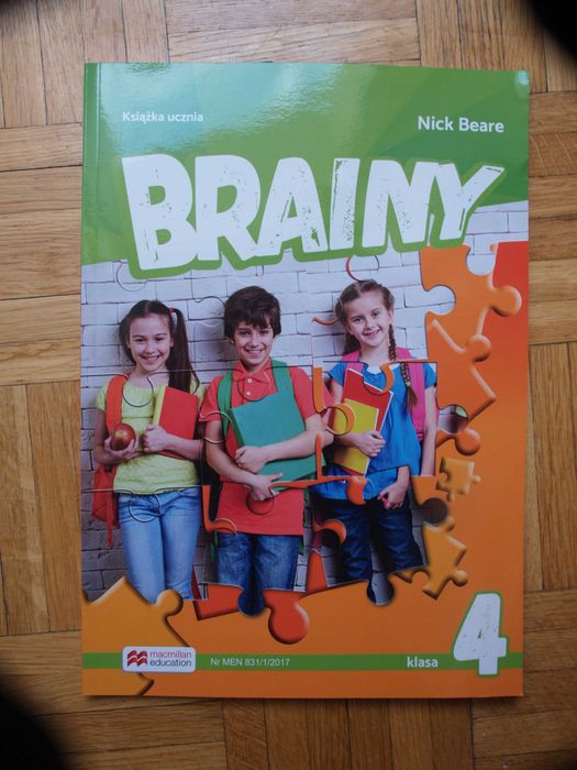 Brainy 4, Macmillan NOWA
