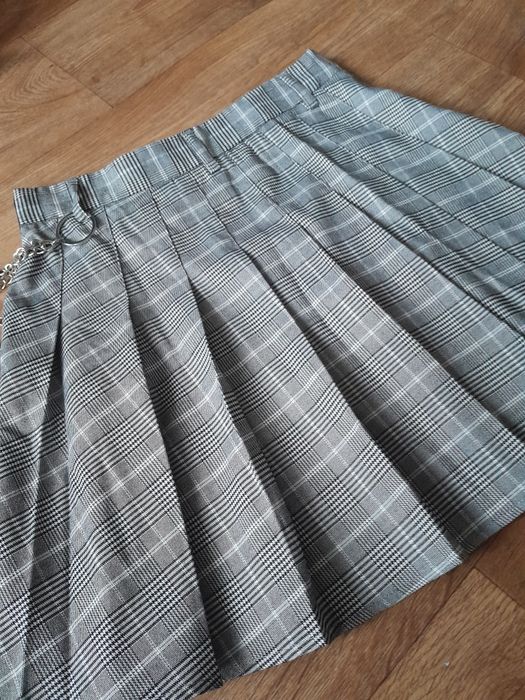 Юбка короткая , тенисная юбка в клетку, серая юбка с цепью y2k