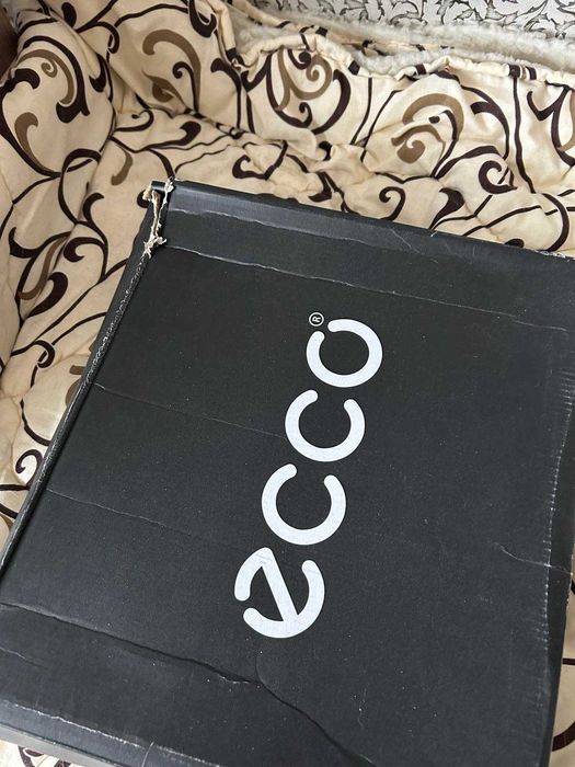 Продам  ботильйони, чоботи,з натуральної шкіри ECCO