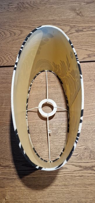 Abat jour branco e preto classico