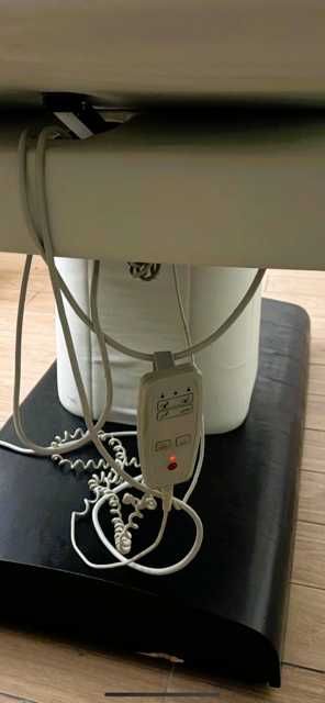 Łóżko kosmetyczne, elektrycznie regulowane, podgrzewane