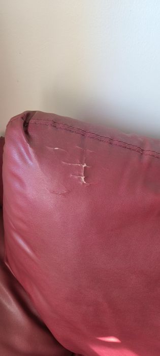 Sofá 3 lugares em pele