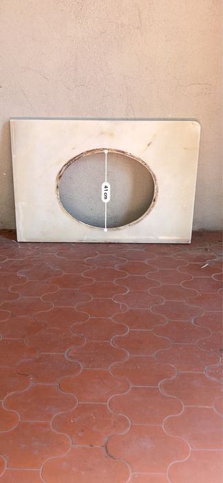 Tampo de Casa de Banho em Mármore com Recorte Oval - (BAIXA DE PREÇO)